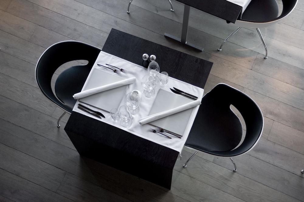 Carbon 4* Genk