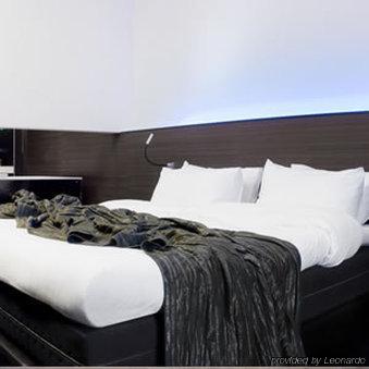 Carbon Hotel 4*