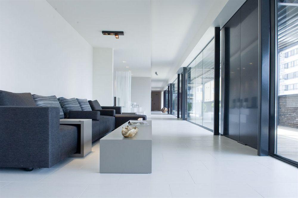 Carbon Hotel 4*