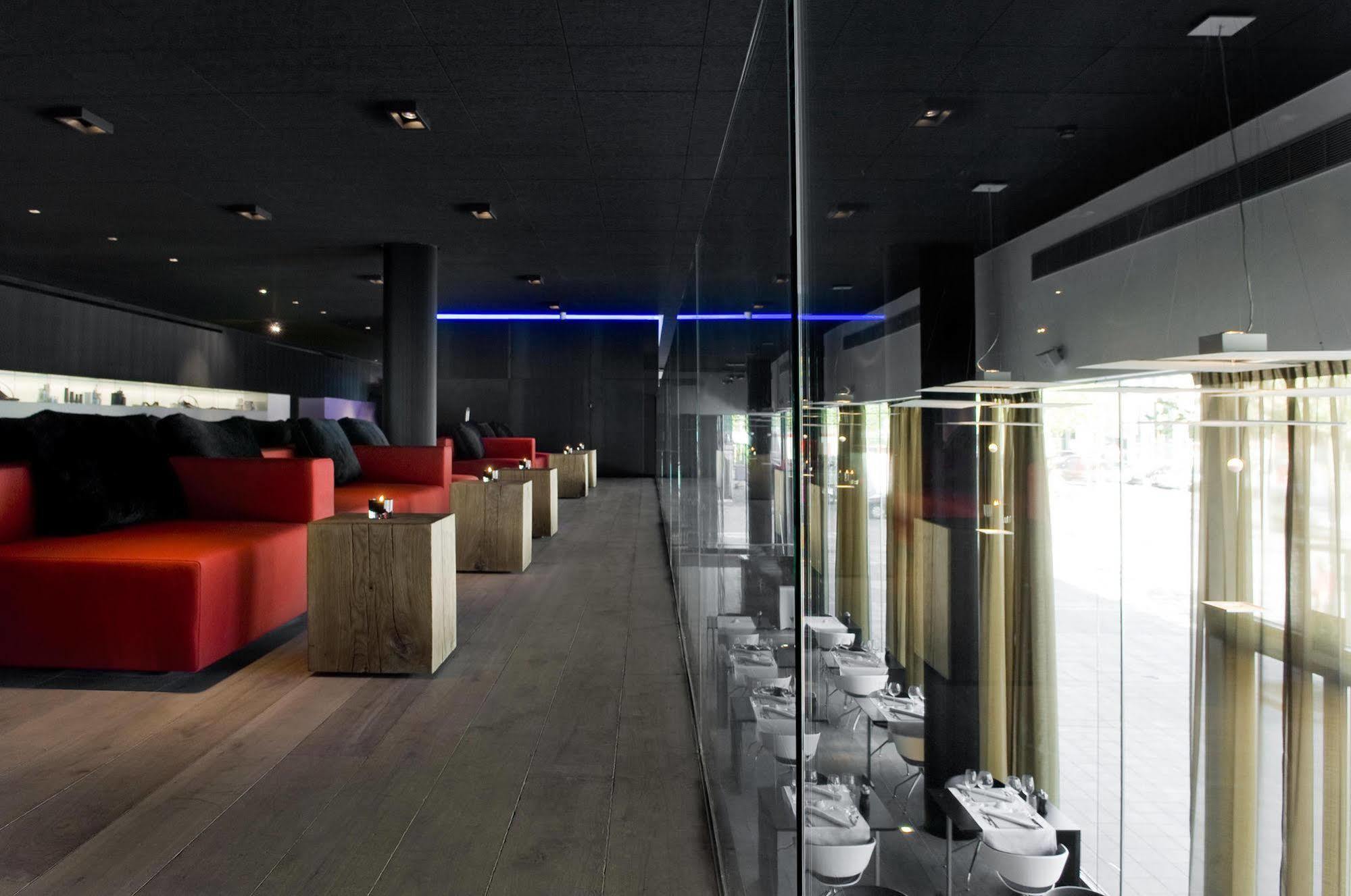 Carbon 4* Genk